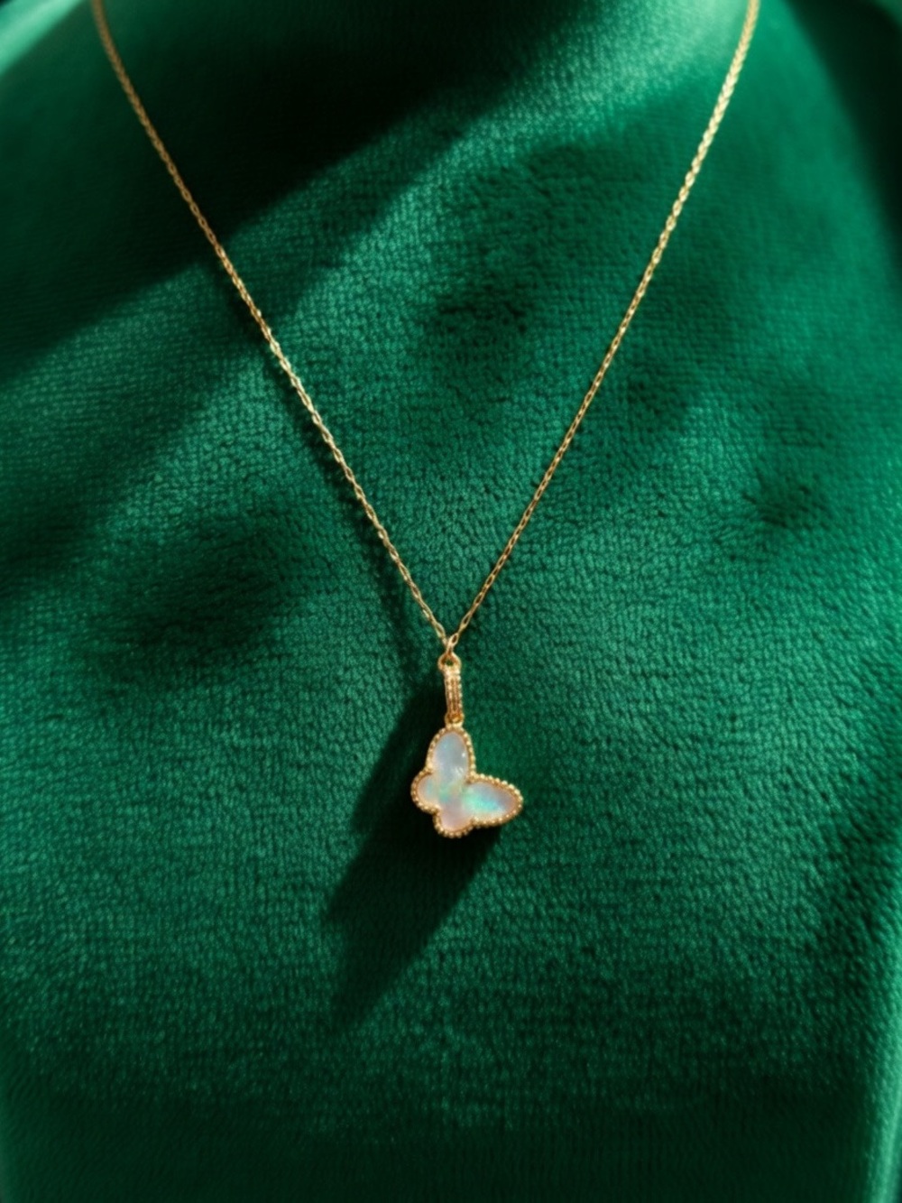 18k Gold Mother of Pearl Butterfly Pendant Necklace - Unbranded
